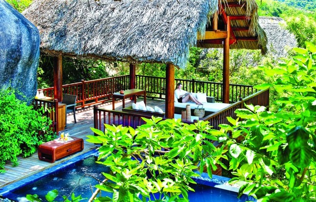 Honeymoon Hideaway - Cho những nụ hôn say đắm hơn